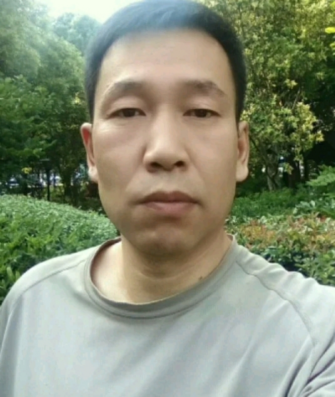 朴拙永久的第一张照片--上海结交中间