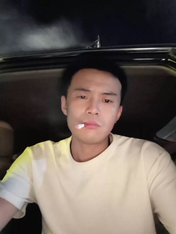 爱睡觉的土拨鼠的第一张照片--上海结交中间