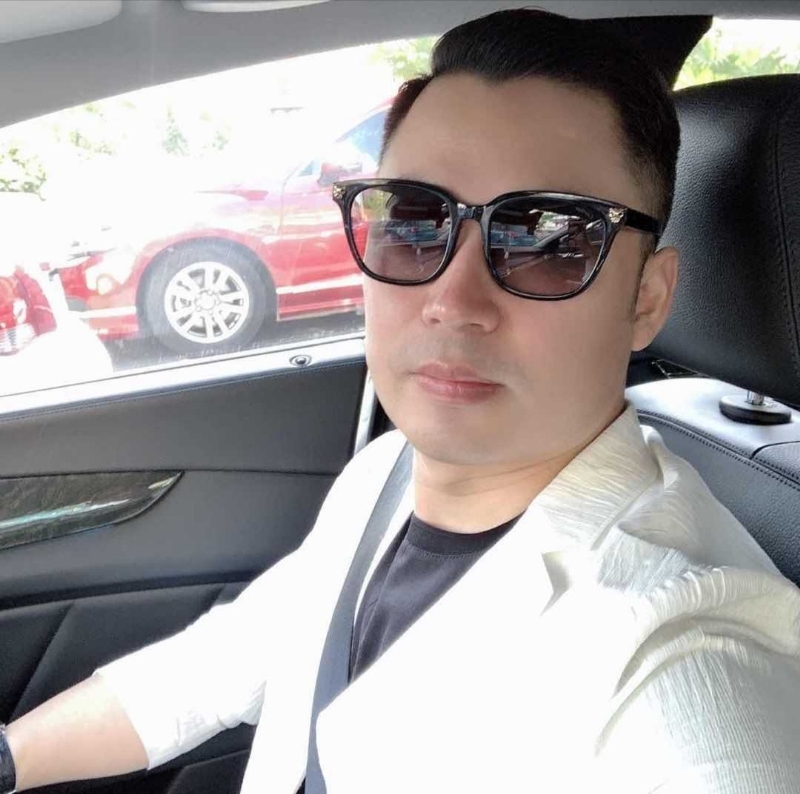 佳缘的第一张照片--上海结交中间